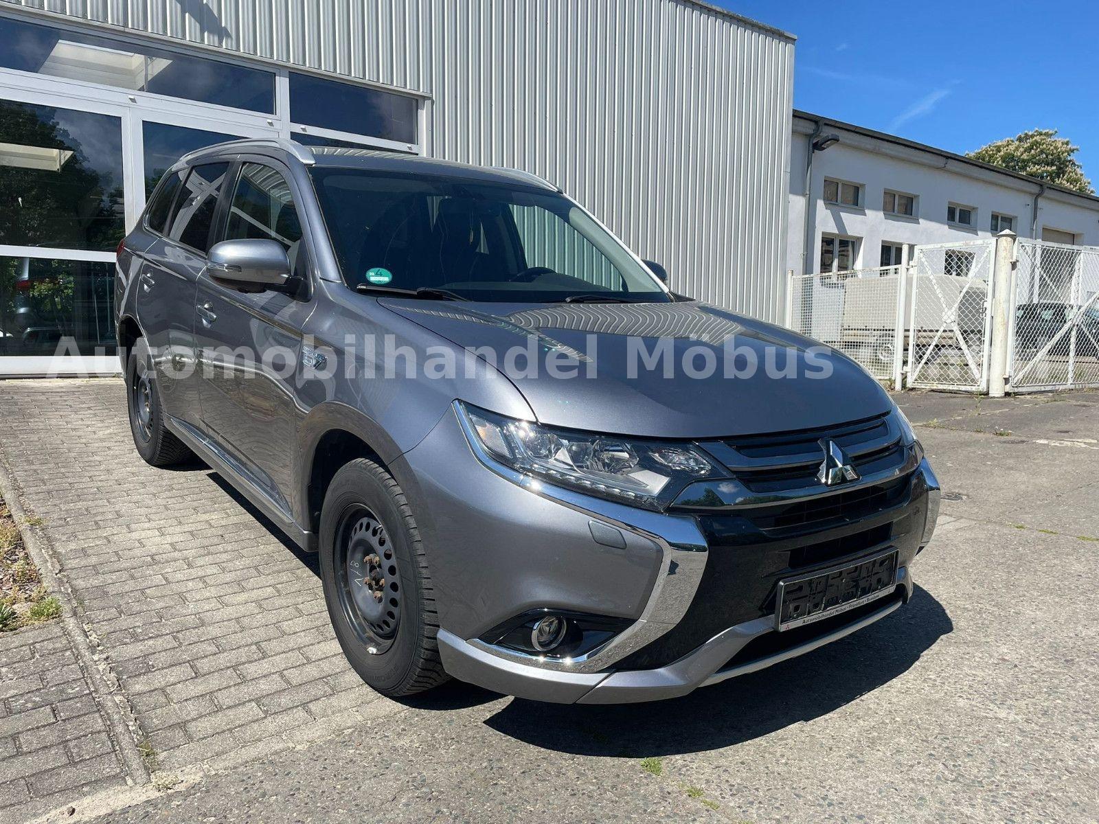 Mitsubishi Outlander PHEV Plus 4WD