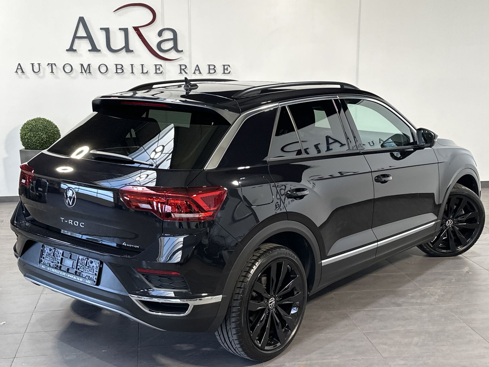 Fahrzeugabbildung Volkswagen T-Roc 2.0 TDI 4M DSG Sport NAV+LED+ACC+VCOCK+1HD