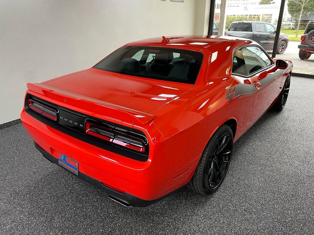 Fahrzeugabbildung Dodge CHALLENGER  R/T-5.7L-V8 HEMi AUS 1. HAND