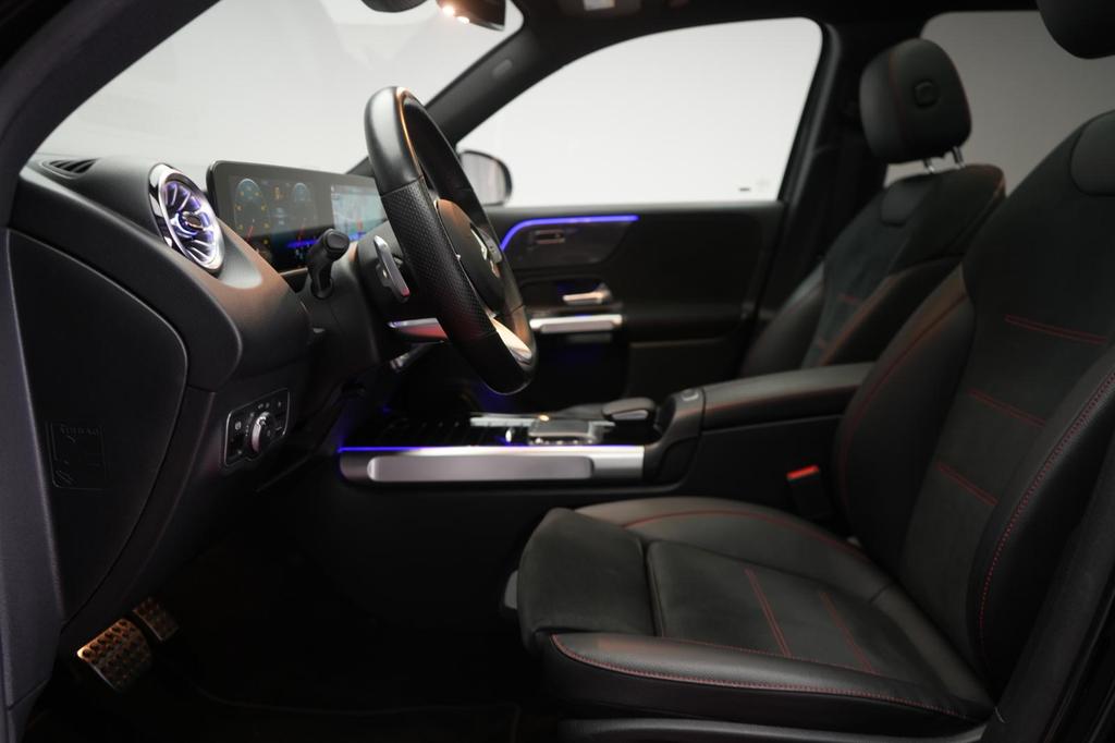 Mercedes-Benz GLB 220