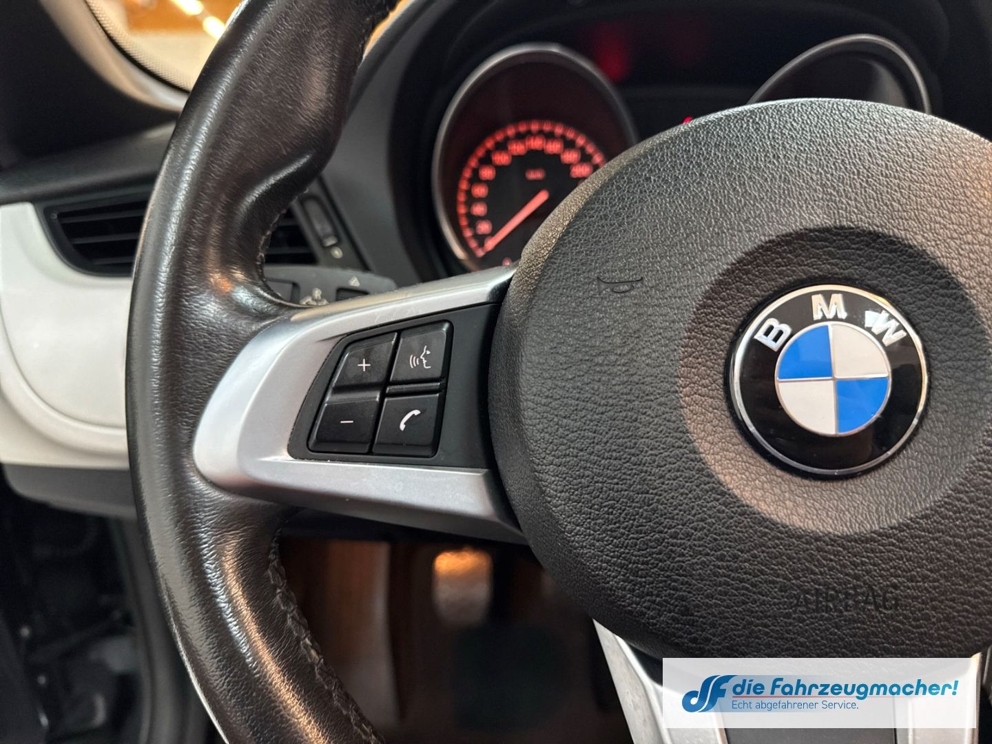 Fahrzeugabbildung BMW Z4 sdrive 18 i Roadster El. Verdeck AD Leder Xen