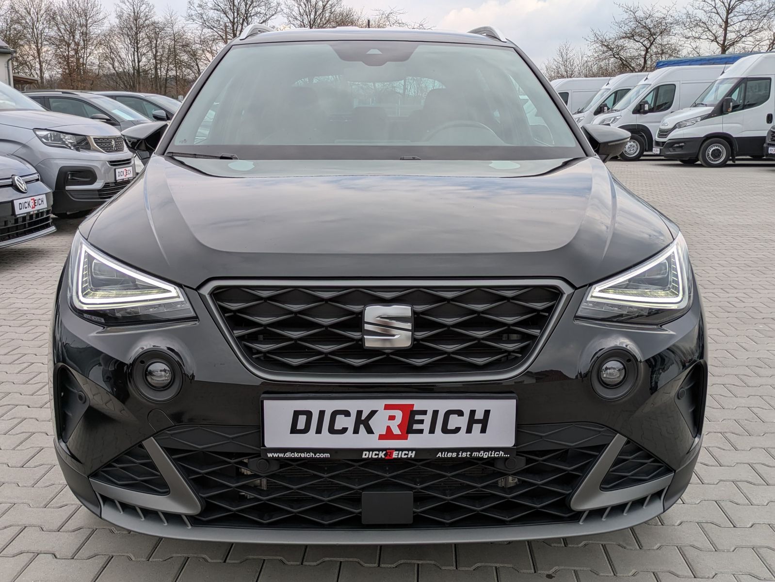 Fahrzeugabbildung SEAT Arona 1.5 TSI FR DSG AHK*ACC*LED*APP*DAB*KAMERA