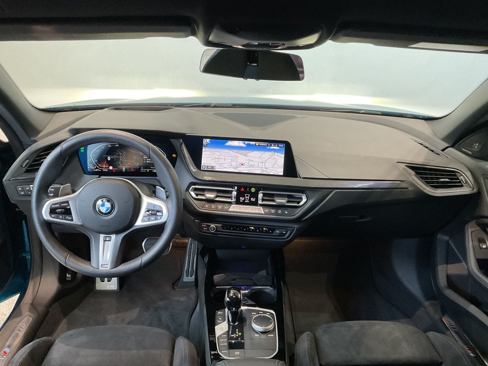 Fahrzeugabbildung BMW 220i 19" LMR | M-Sport | Head-Up Display
