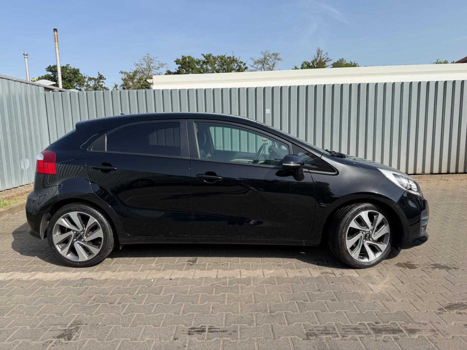 Kia Rio*50.000km*1-Hand*Neu Inspektion*Sitzh*Klima