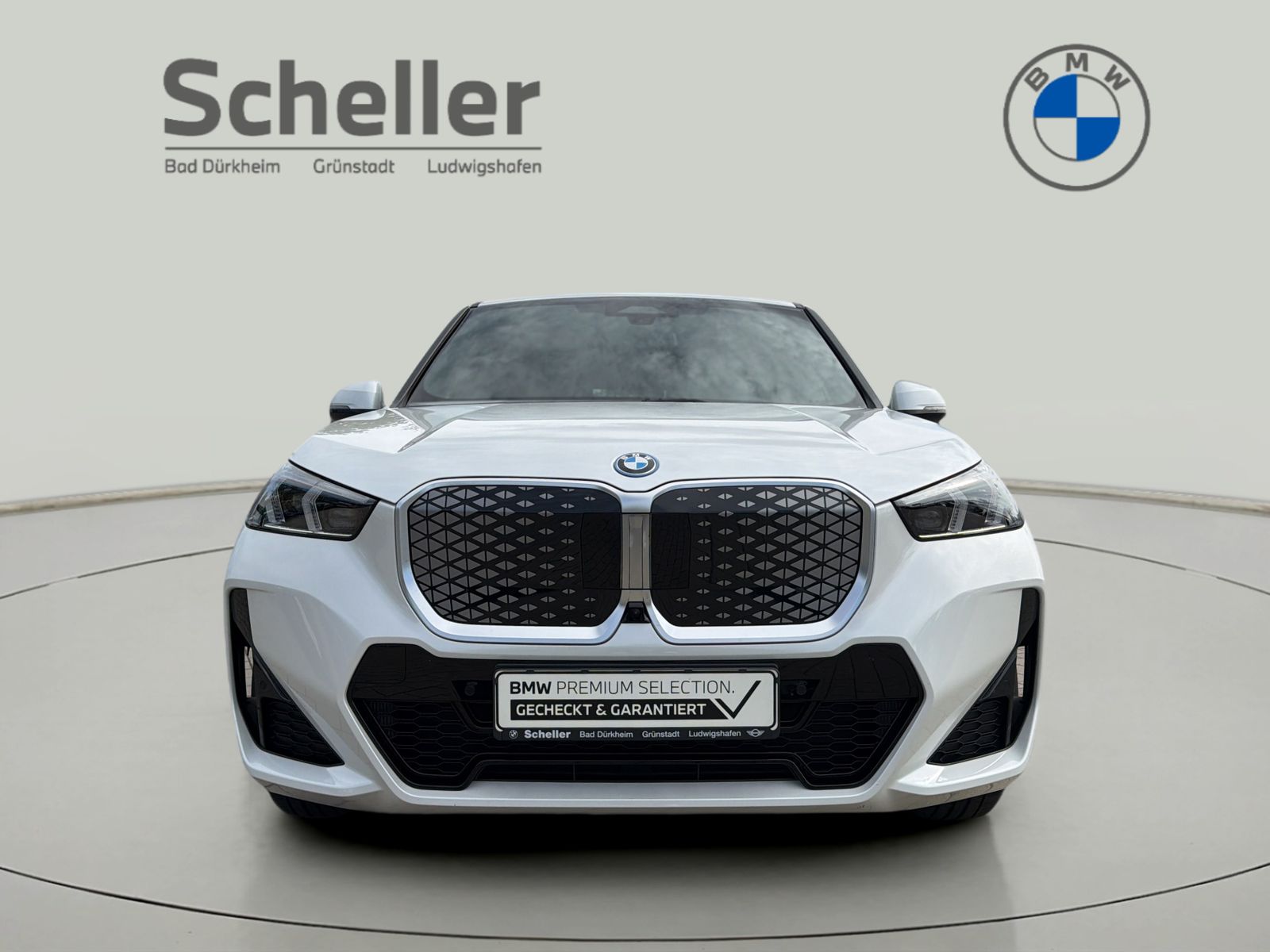 BMW iX1 xDrive30 M Sportpaket Head-Up LED Pano.Dach foto 3