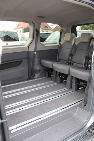 Volkswagen T7 Multivan 150PS DSG Navi LED AHK Kamera 1.Hand