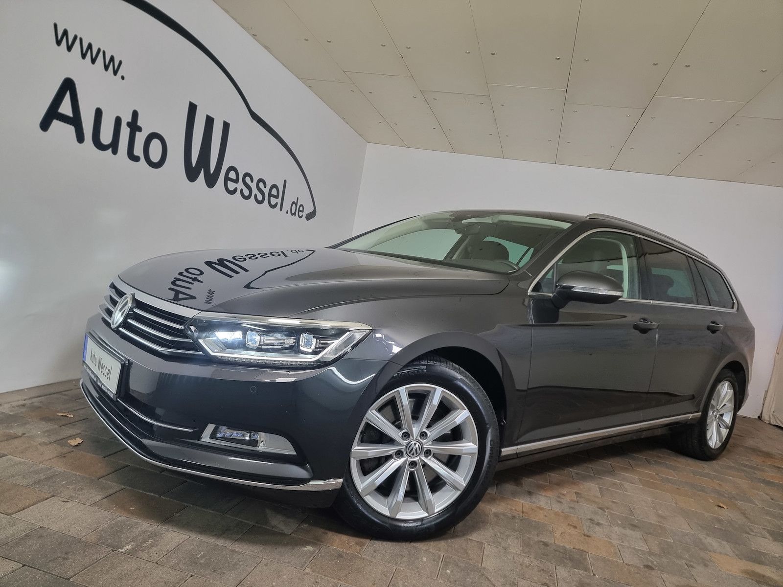 VW Passat Highline 4M LED ACC APP AHK Standheizung