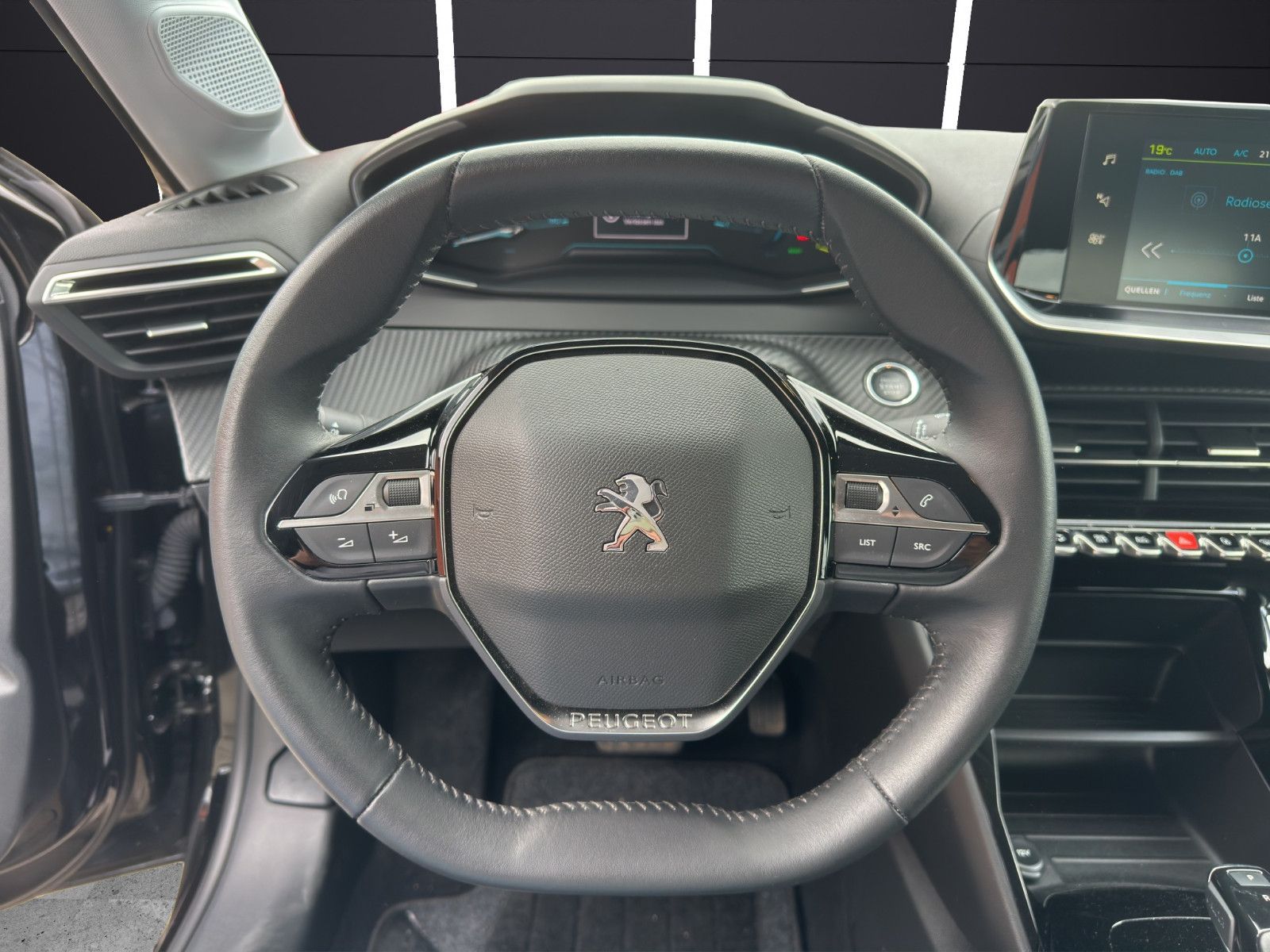 Fahrzeugabbildung Peugeot 208 eActive/Shz/Mirrorlink/Tempomat/Shz