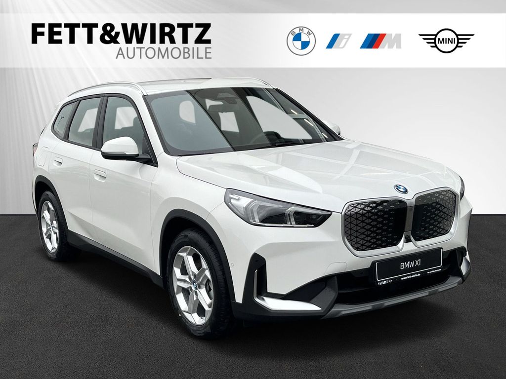 BMW iX1