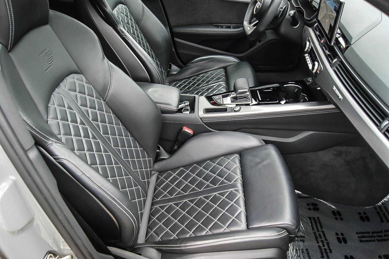 Fahrzeugabbildung Audi A4 Avant 45TFSI quattro edition one LEDER MATRIX