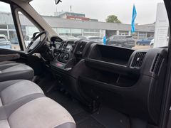 Fahrzeugabbildung Peugeot Boxer HDi 180,3.0L,L4,Pritsche,Doka 7-Sitzer,AHK