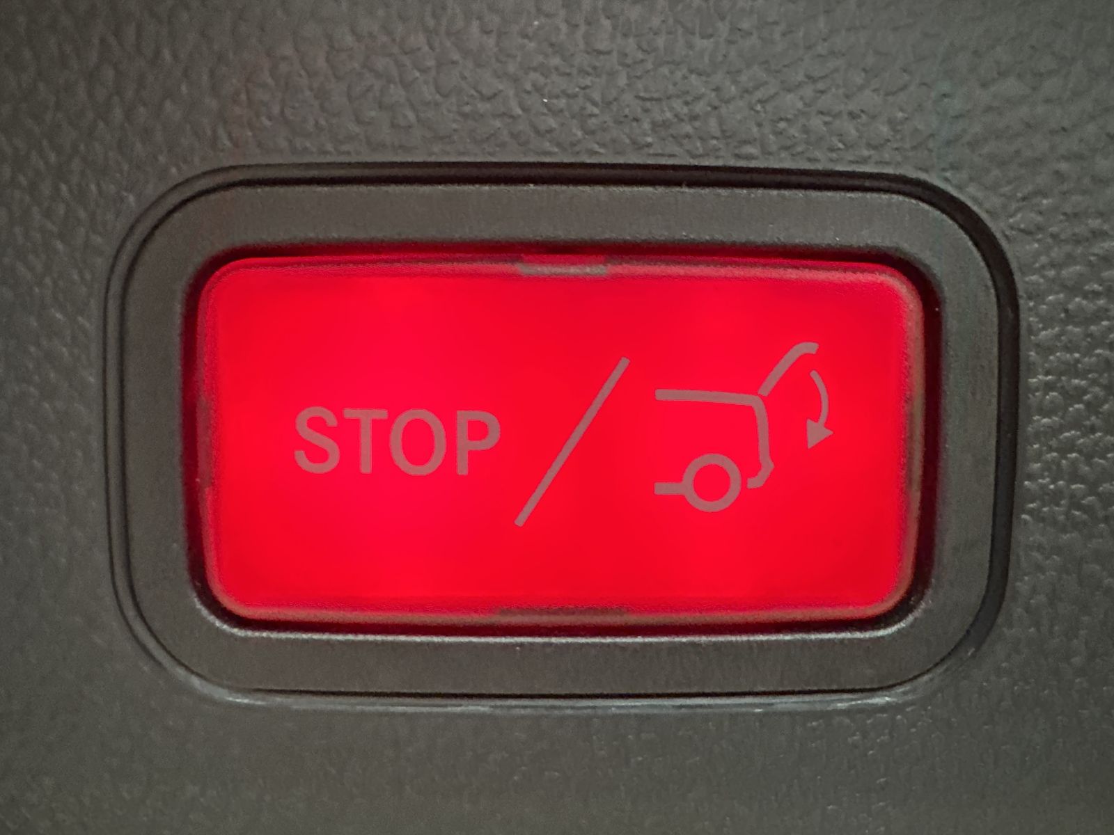 Fahrzeugabbildung Mercedes-Benz GLC 300d 4Matic NAV+LED+AHK+PANORAMA+CARPLAY+KAM