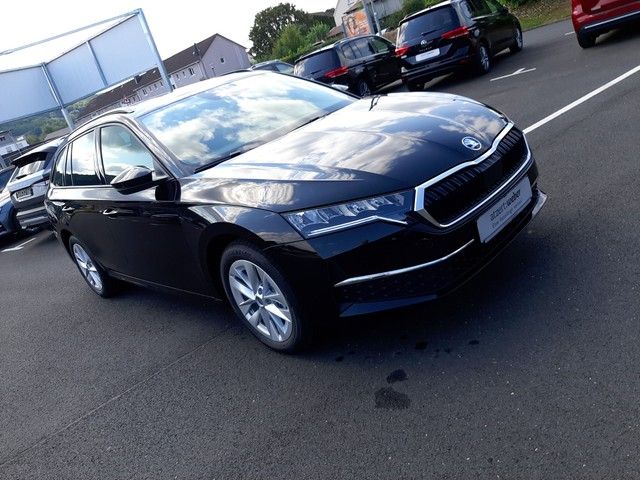 Fahrzeugabbildung Skoda Octavia Combi Selection 2.0TDI DSG PANO Lodge