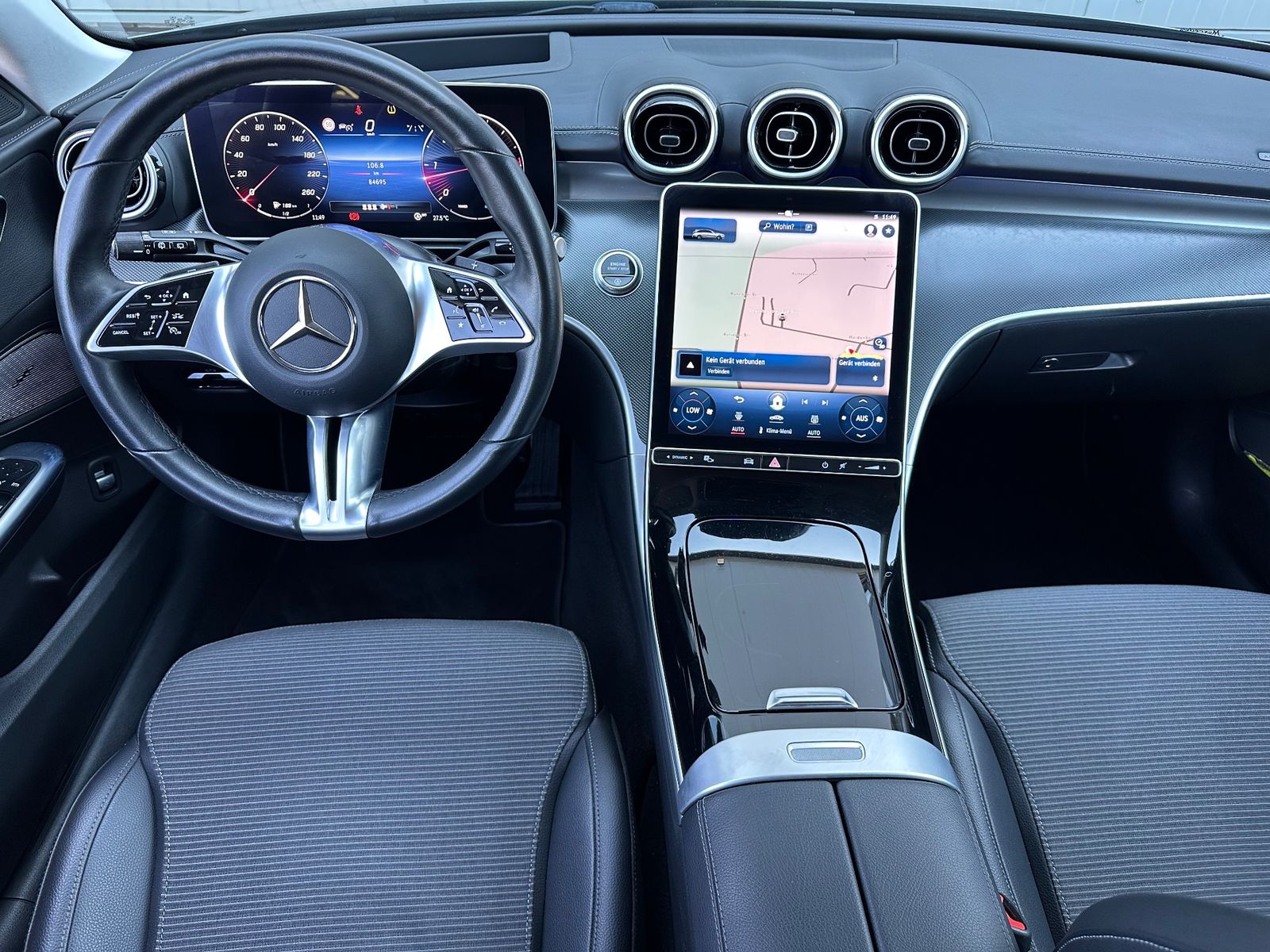 Fahrzeugabbildung Mercedes-Benz C 300 d T Avantgarde NAV+LED+AHK+DISTRONIC+18ZO