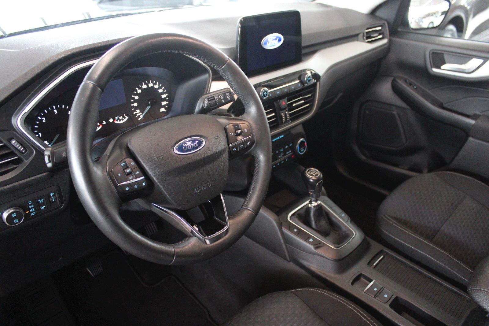 Fahrzeugabbildung Ford Kuga 1.5 EcoBlue Cool & Connect NAVI WinterPaket
