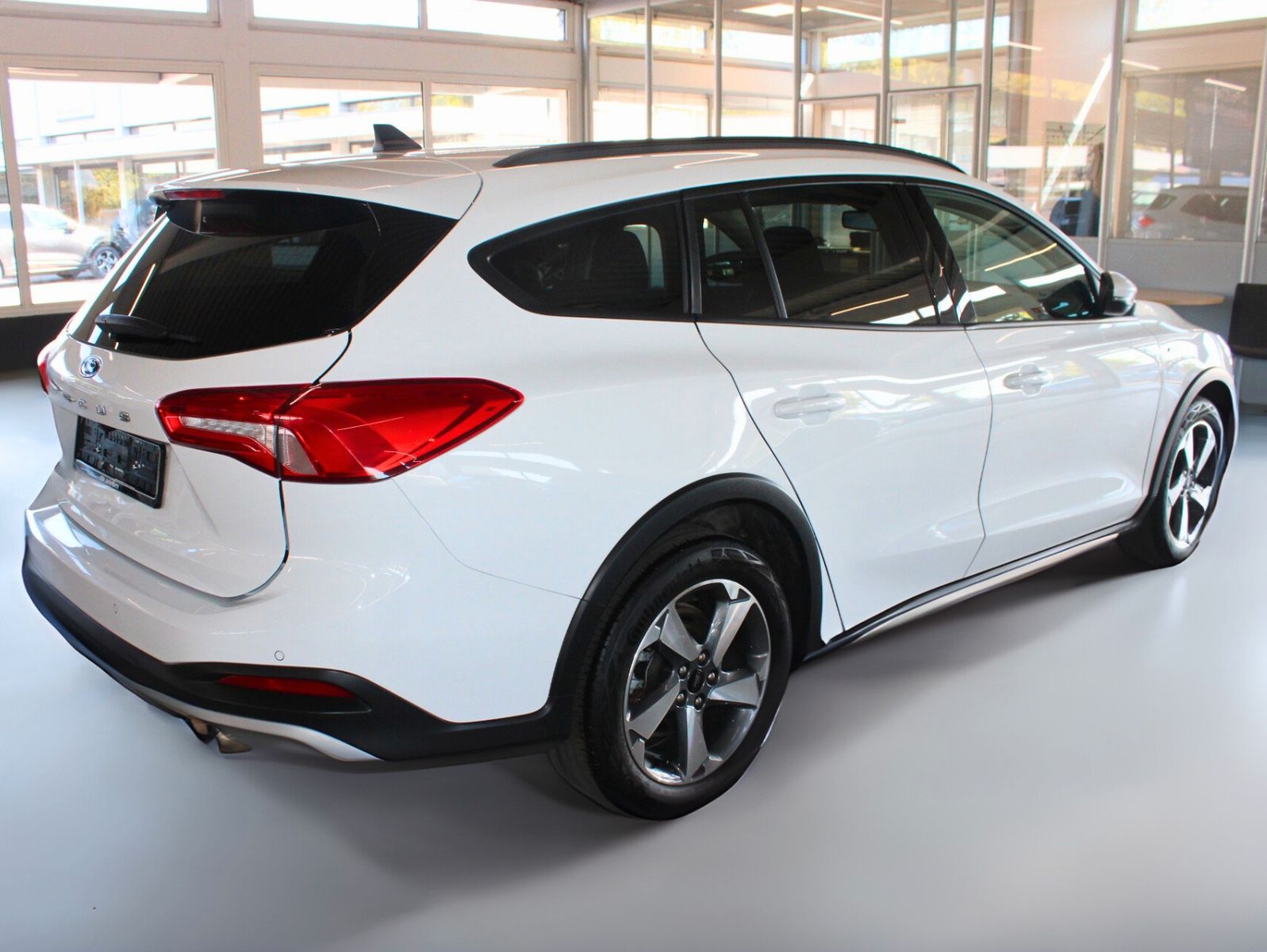 Fahrzeugabbildung Ford Focus Active Turnier LED NAVI WinterPaket uvm.