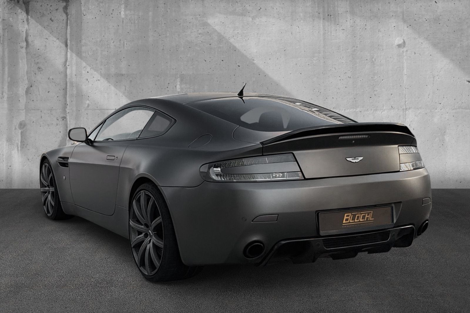 Fahrzeugabbildung Aston Martin V8 Vantage*Handschalter*Deutsches Auto