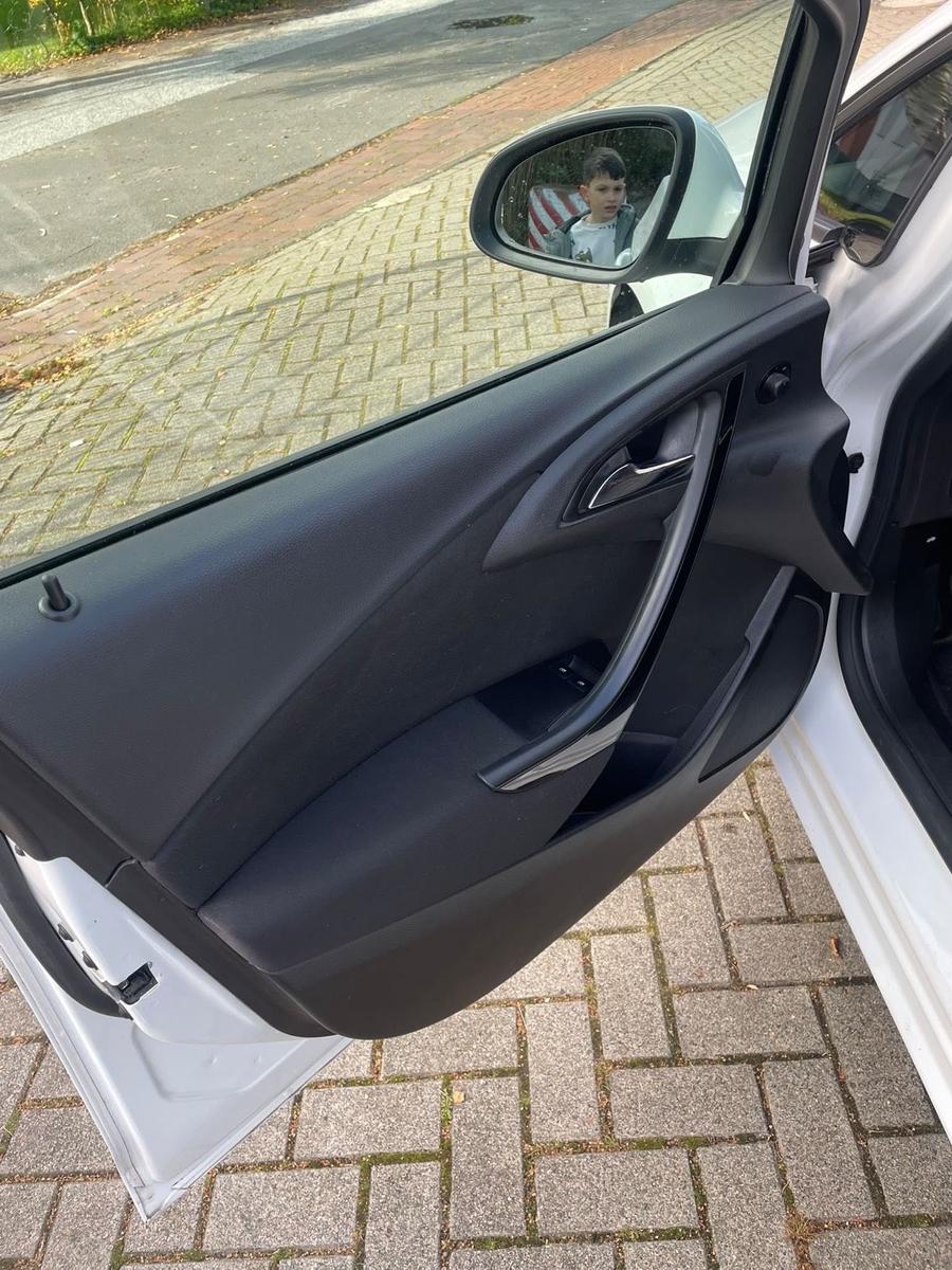 Opel Astra 2015 — photo 8