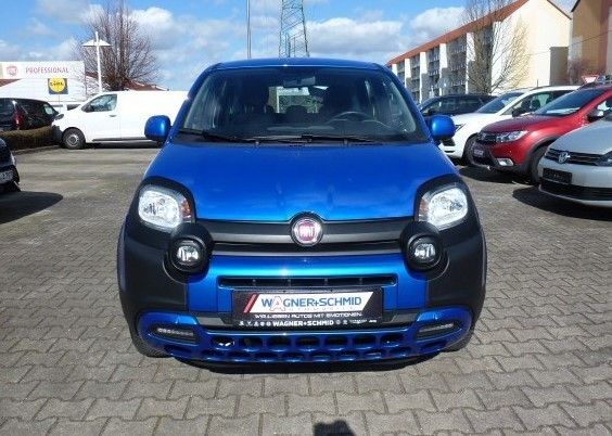Fahrzeugabbildung Fiat Panda Cross City Plus 1.0 Hybrid + Allwetter
