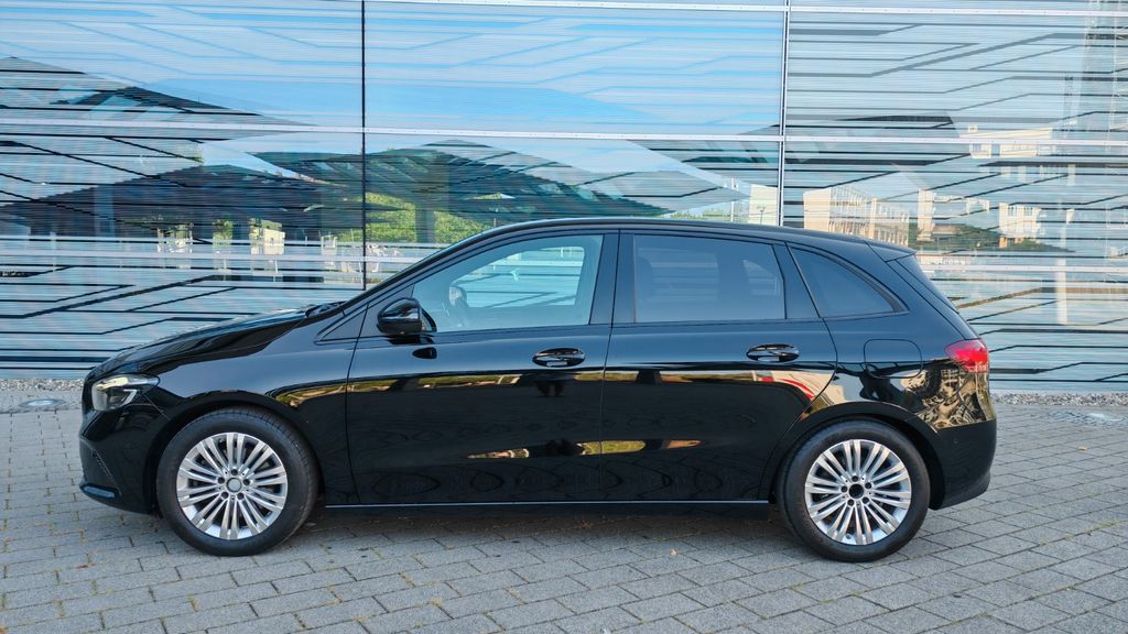 Image of Mercedes-Benz B 220