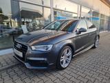 Audi A3 Limousine S line Sportpaket ACC/AHK/PDC/Side - Audi A3 mit Benzin-Antrieb: Limousine, Line
