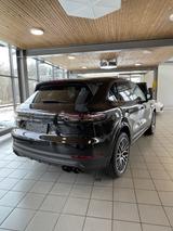 Porsche Cayenne - Porsche