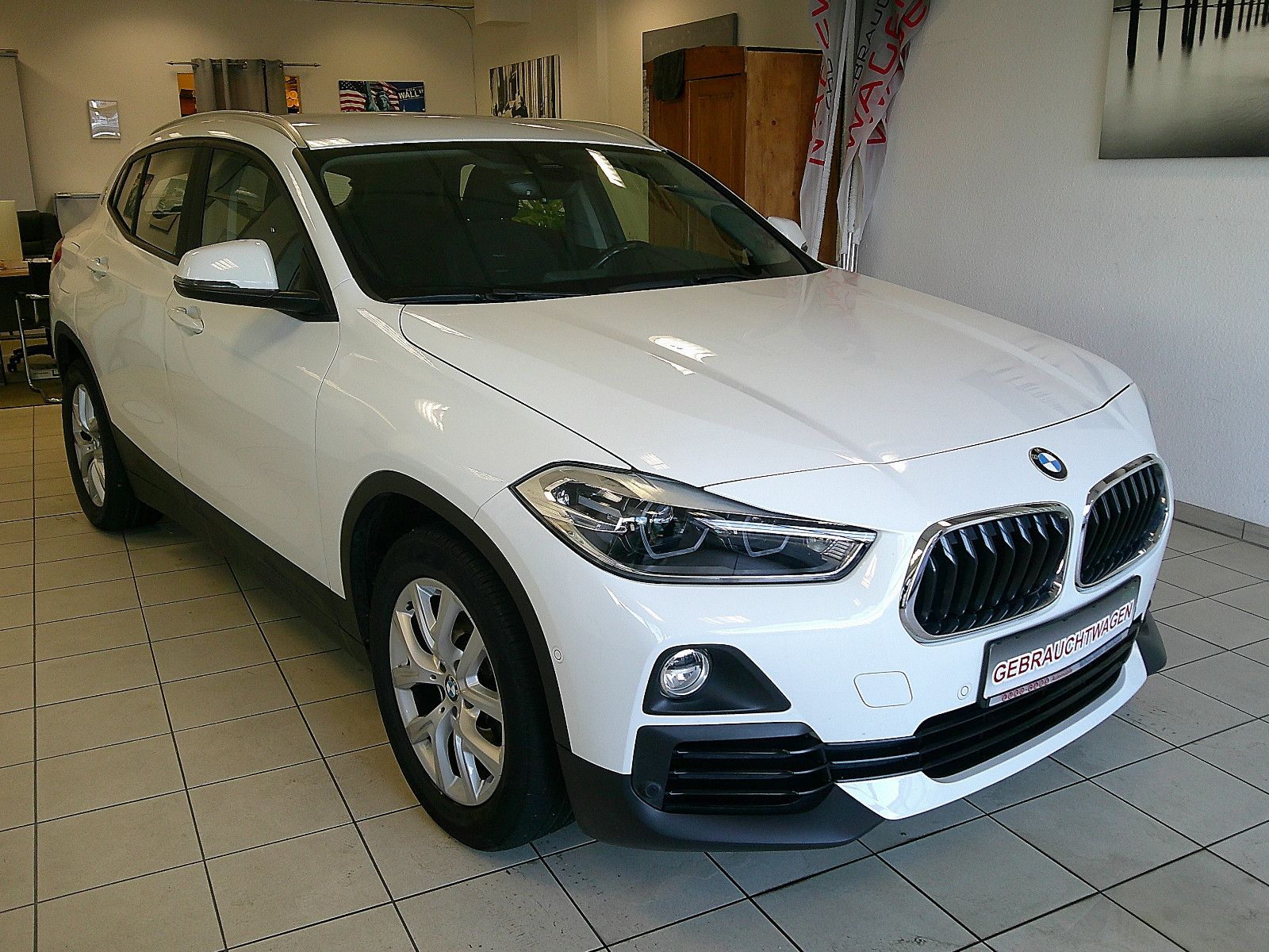 Fahrzeugabbildung BMW X2 sDrive 20 i Advantage / NAVI /AHK/