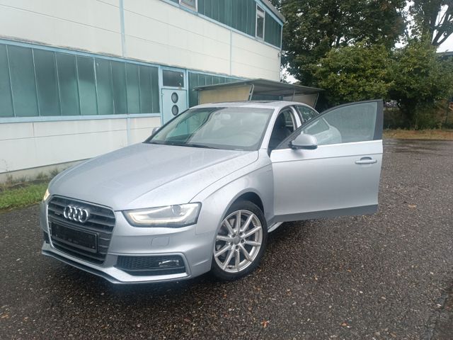 Audi A4 2.0 TFSI S tronic quattro S line S line