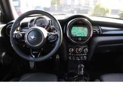 Fahrzeugabbildung MINI Cooper S JCW-Sportpaket*Navi*Kamera*Panoramadach