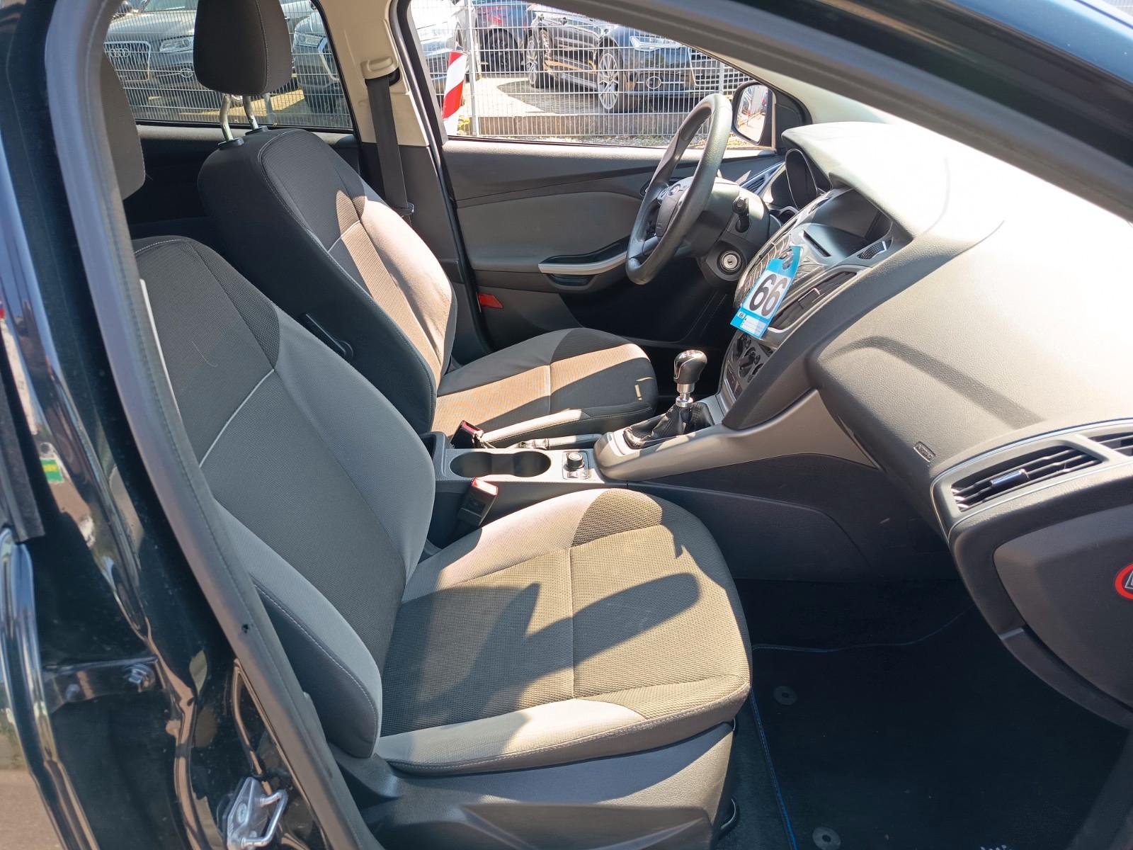 Ford Focus 2013 — photo 11