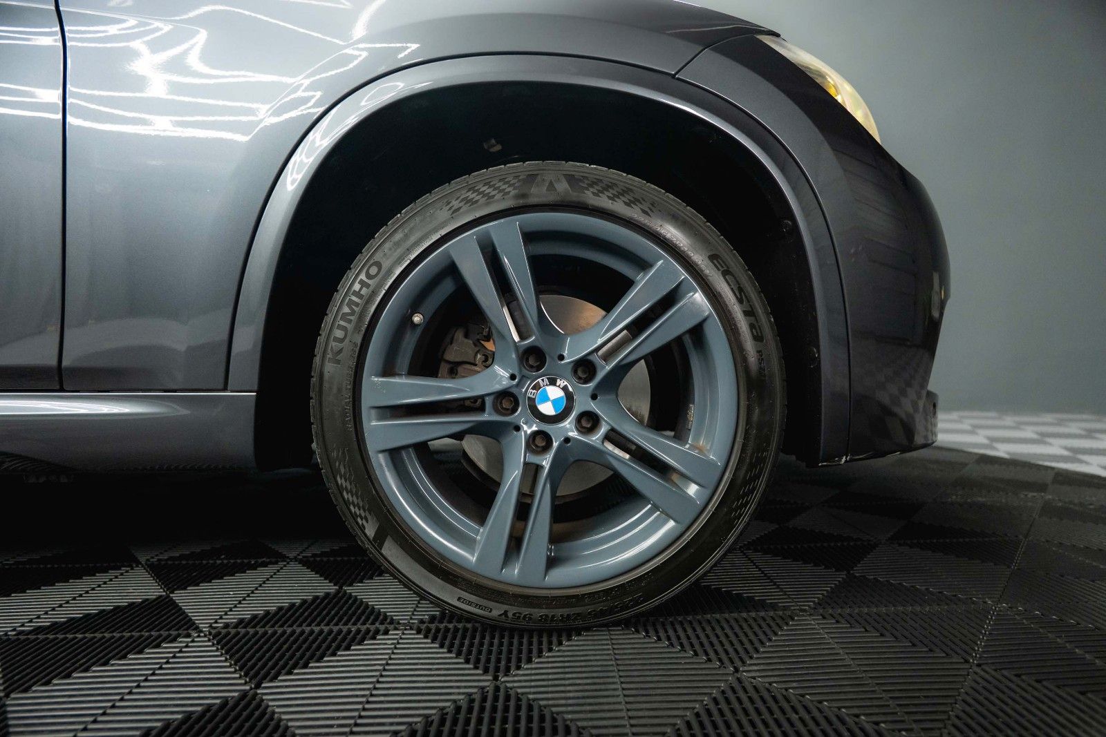 Fahrzeugabbildung BMW X1 xDrive 18d M-Sport Shadow Line *Bi-Xenon*DAB*