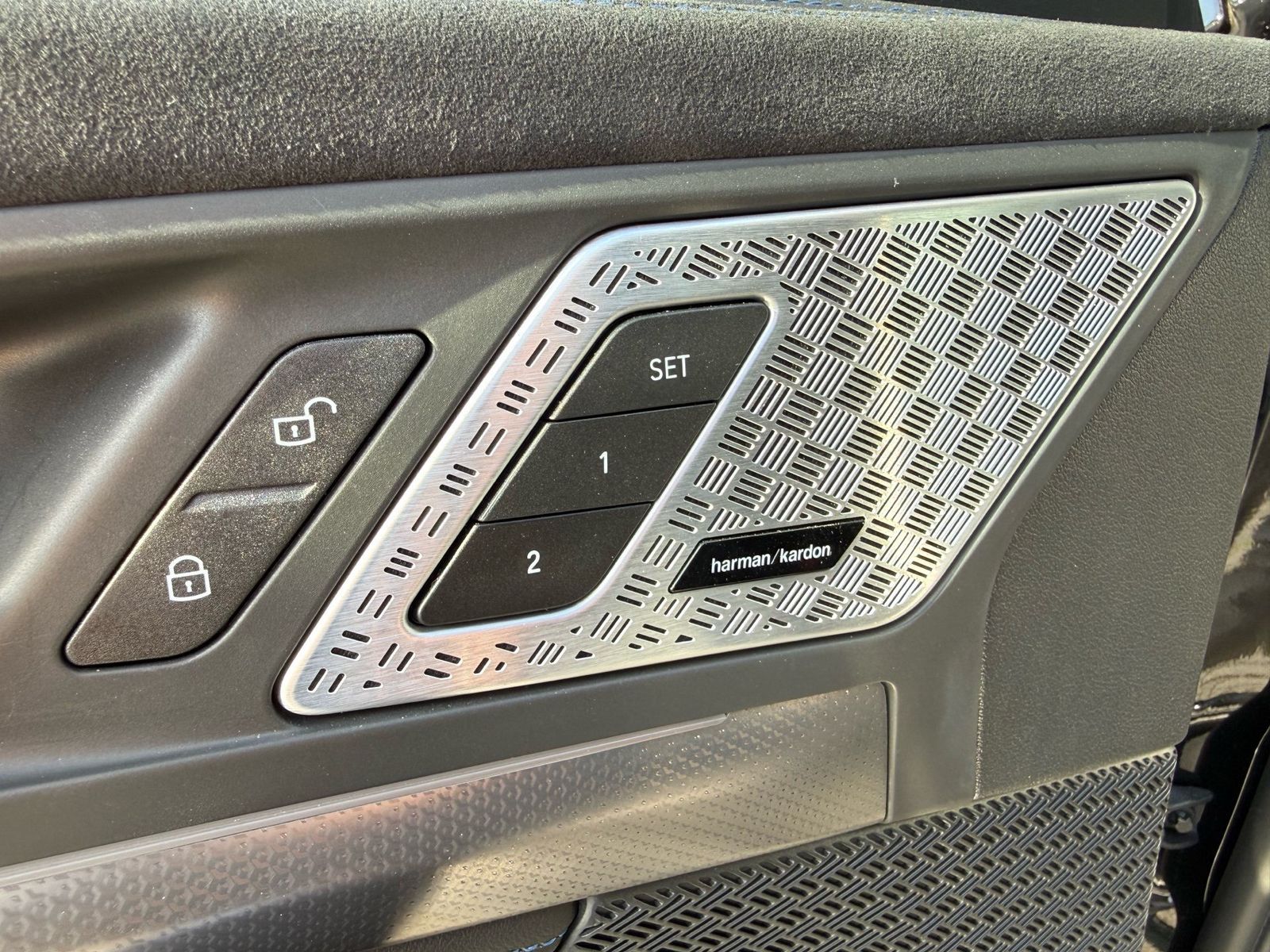 BMW iX2 - Bild 17