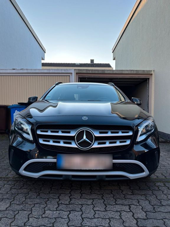 Image of Mercedes-Benz CLA 220
