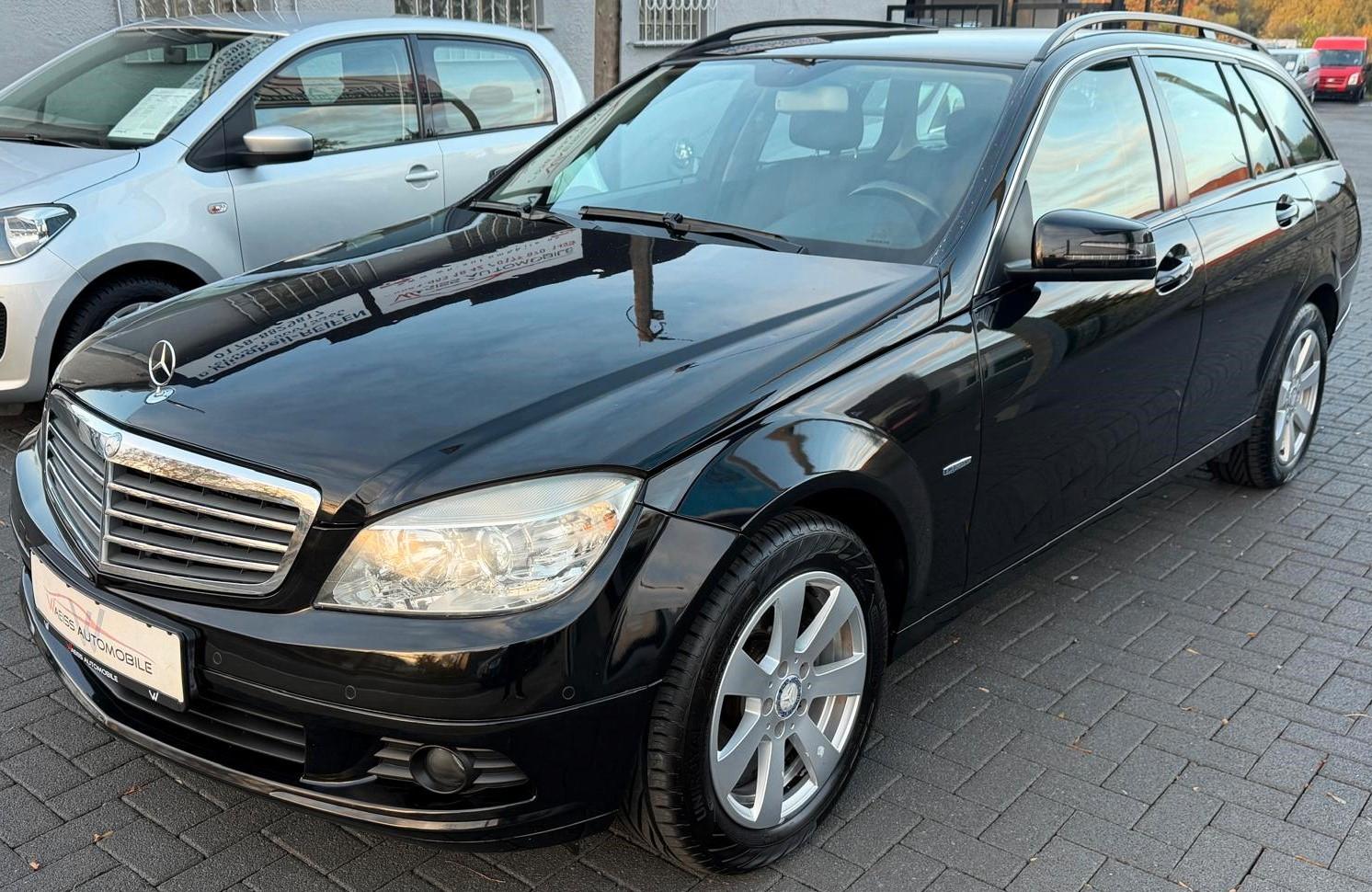 Mercedes-Benz C180 2010 — interior