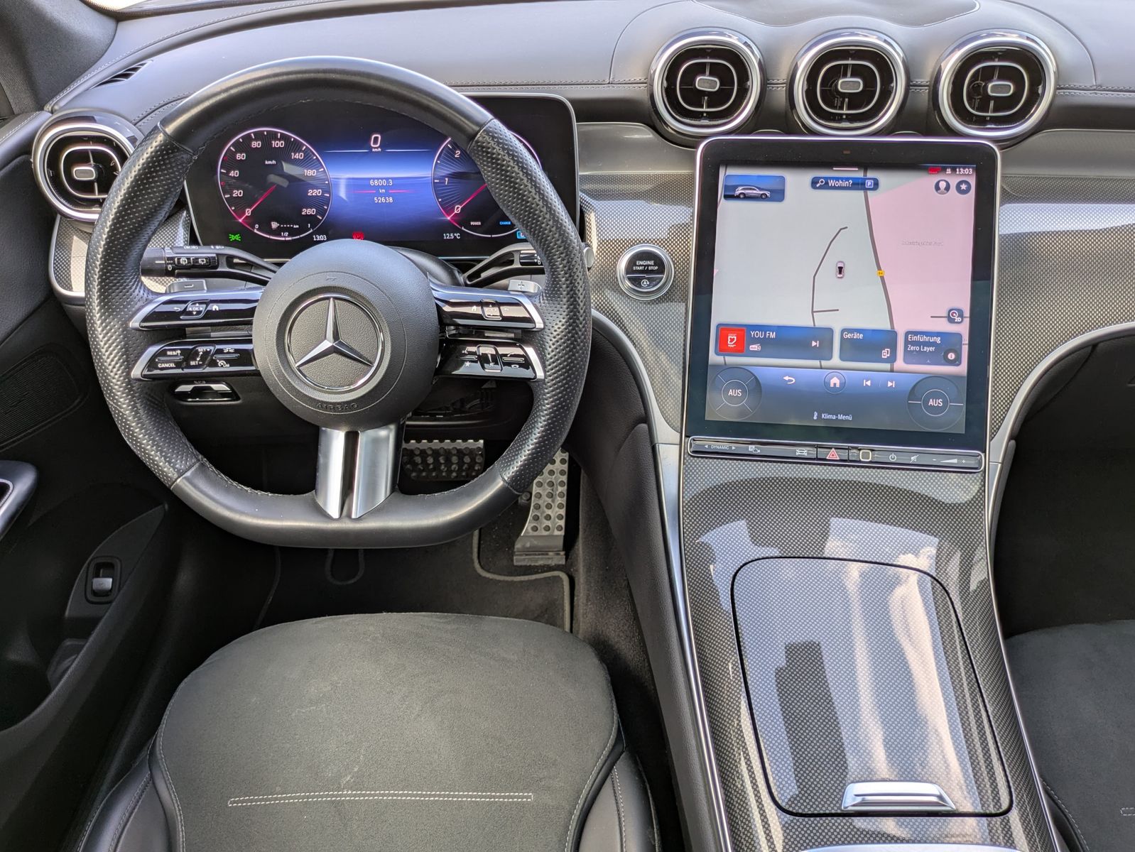 Fahrzeugabbildung Mercedes-Benz GLC 300 d 4M AMG PANO*DIGITAL-LIGHT*ACC*AHK*20"