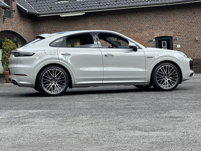 Porsche Cayenne E-Hybrid Coupe Platinum Edition PLATINUM