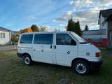 Volkswagen T4 Caravelle 2.4 D Standard - weiße Volkswagen T4 Caravelle