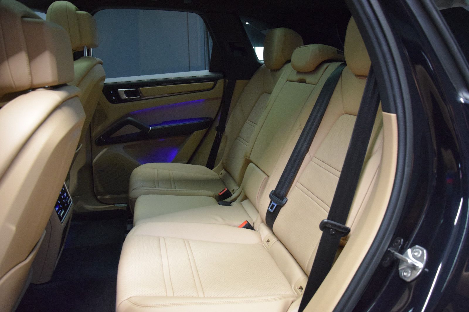 Fahrzeugabbildung Porsche Cayenne S Pano ACC Chrono BOSE HuD Memory 360°
