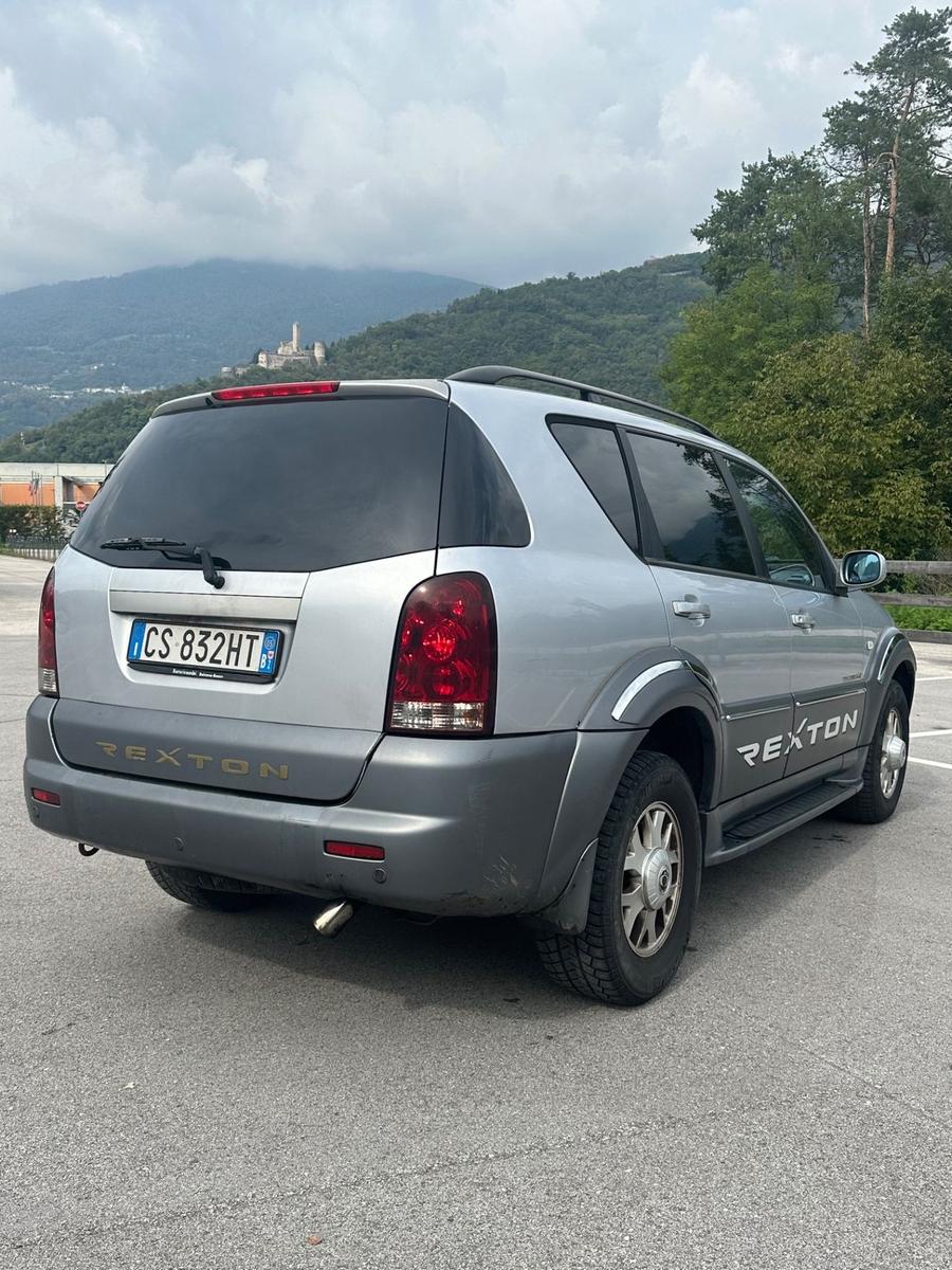 SsangYong Rexton 2005 — rear view