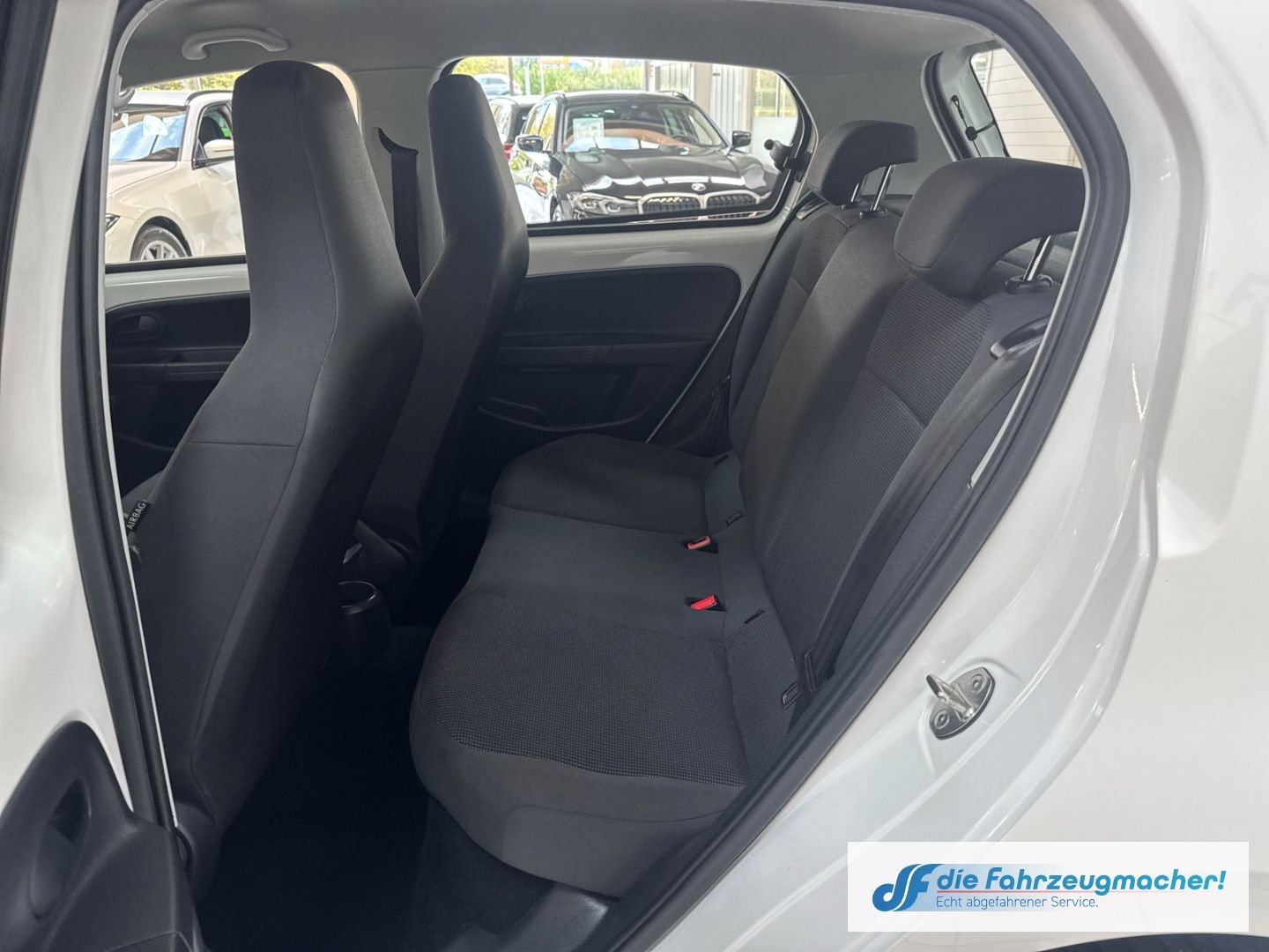 Fahrzeugabbildung Volkswagen up! take GA teilb.Rücksb AUX MP3 CD Tagfahrlicht