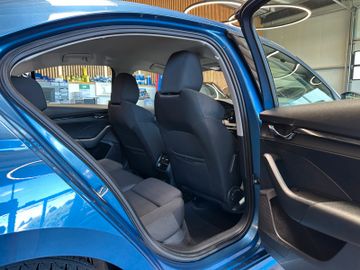 Skoda Octavia Lim. *LED*NAVI*AHK*Standh*