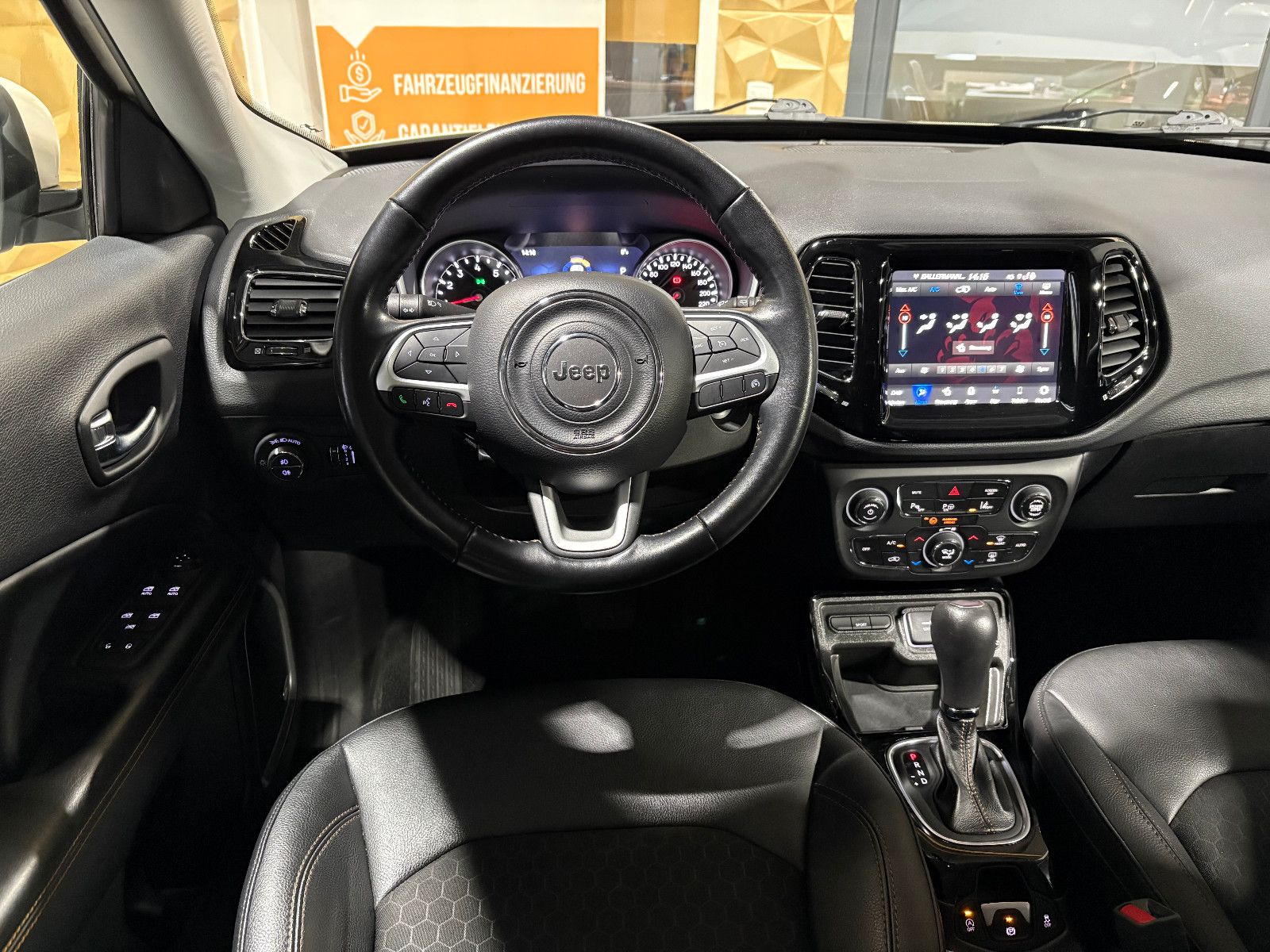 Fahrzeugabbildung Jeep Compass Limited FWD/NAVI/KAMERA/SOUND/DAB/SHZ