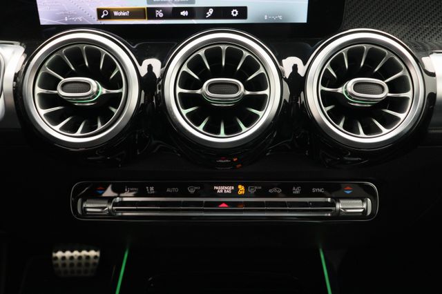 Fahrzeugabbildung Mercedes-Benz GLB 200 d AMG-Line DCT Distronic NAVI LED