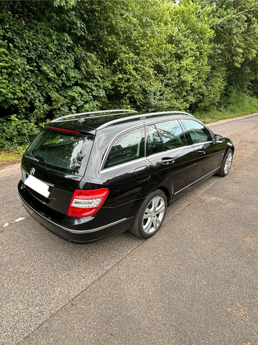 Mercedes-Benz C250 2010 — engine 2.143 cm³, 204 HP (150kW)