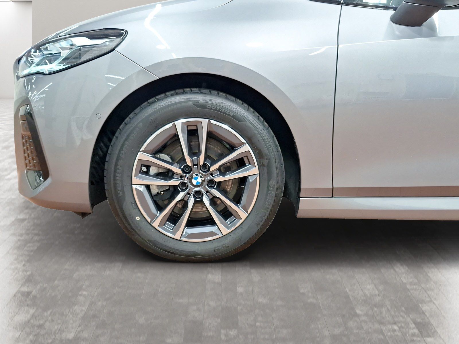 BMW 223 Active Tourer - Bild 9