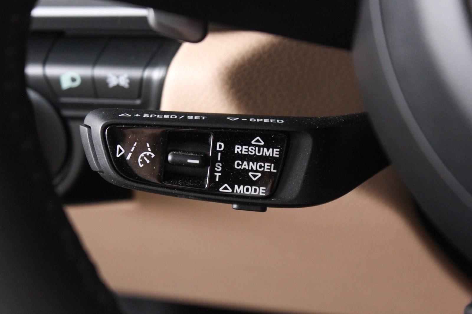 Fahrzeugabbildung Porsche 992 911 Targa 4 Sport Chrono Abgas ACC