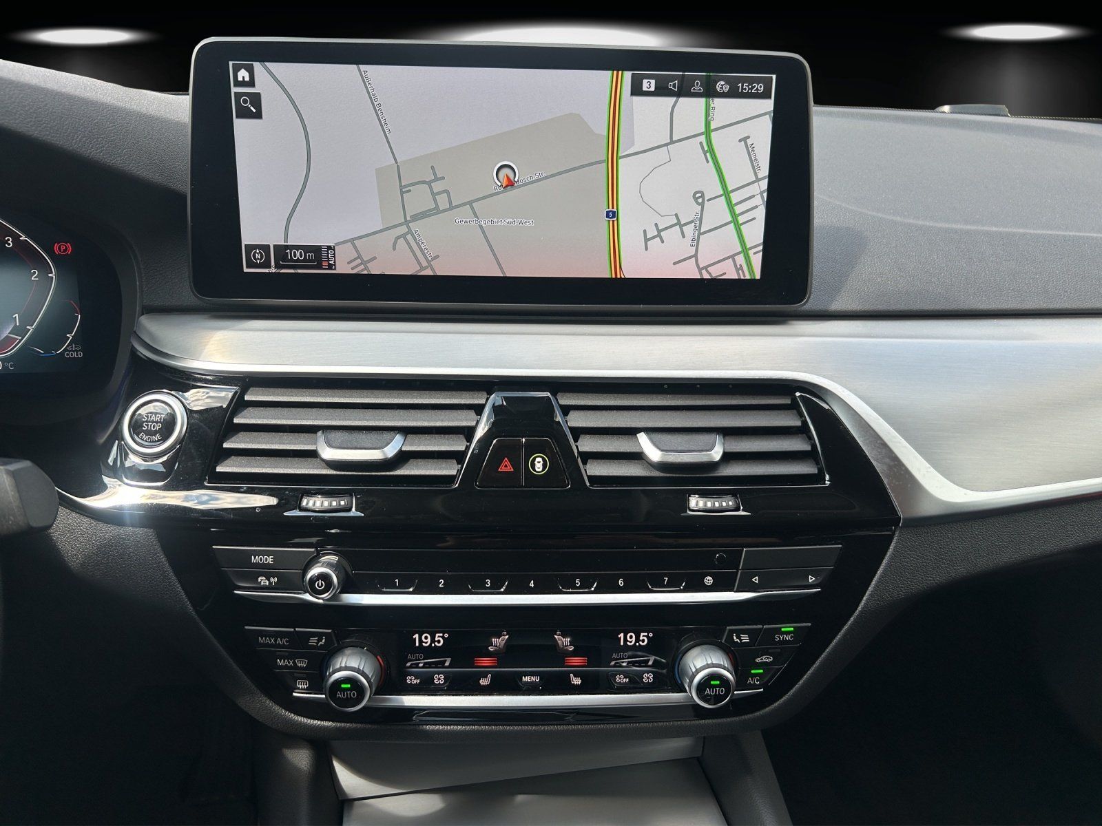 Fahrzeugabbildung BMW 520d Aut./LASER/KAMERA/LIVE-COCKPIT/ACC/HUD/