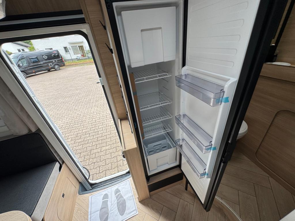 Challenger 250 Graphite Solar Lithium Arctic Drive-Paket – Foto 20 von 27