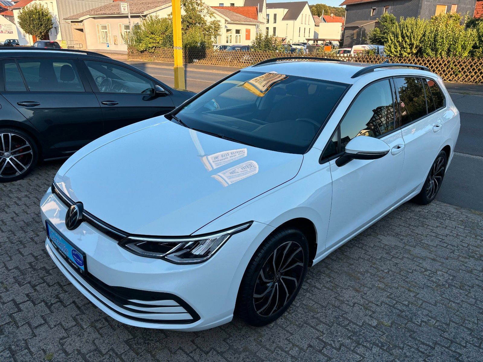 Volkswagen Golf - 1