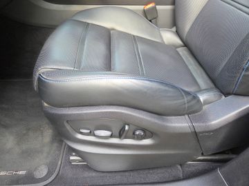 Porsche Cayenne - 9